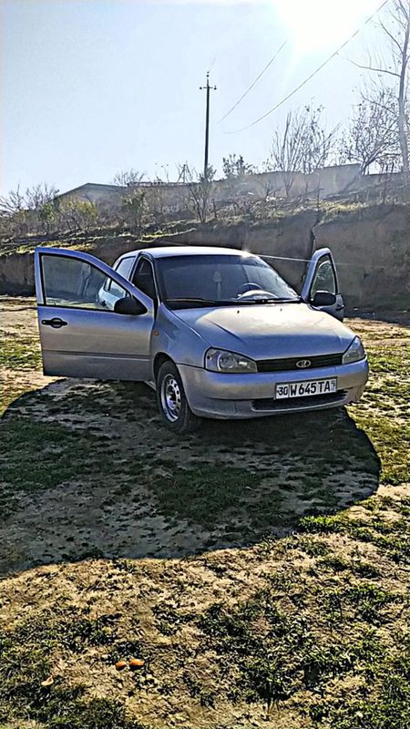 Lada kalina sotiladi