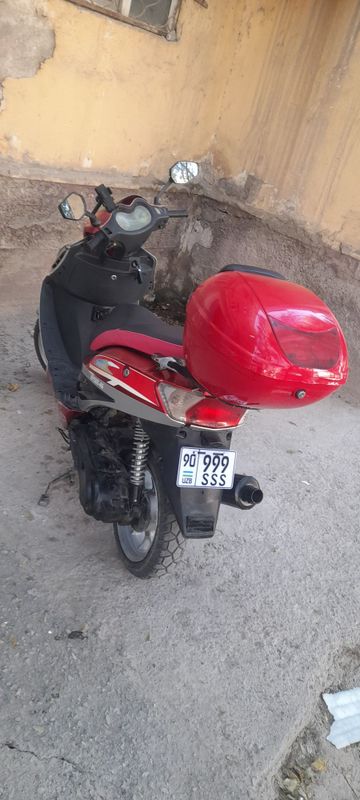 Motosikl skuter moto