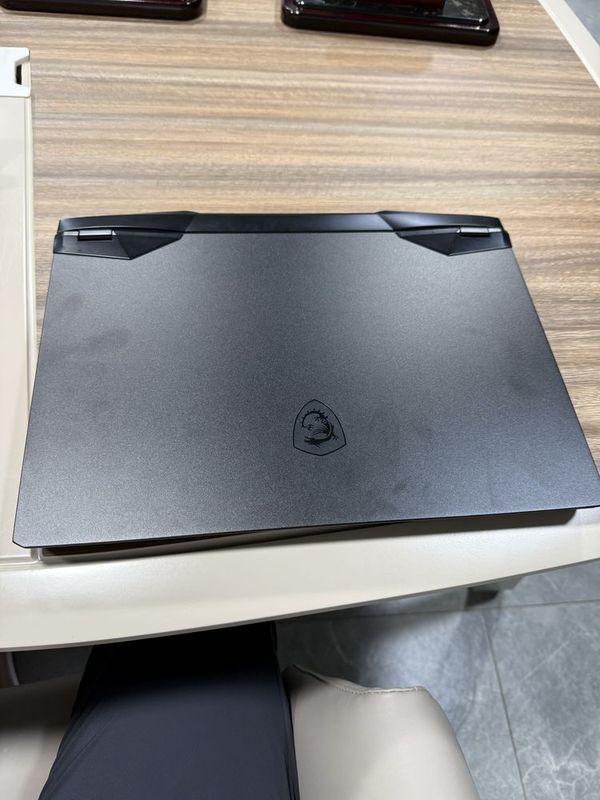 Продается ноутбук MSI
