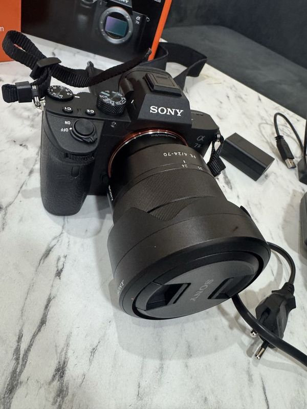 Продается новый фотоаппарат Sony Продается новый фотоаппарат Sony