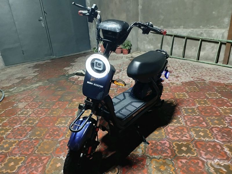 skuter 6 ta akumulator 50 k/h 70 km zariadi yetadi skuter 6 ta akumulator 50 k/h 70 km zariadi yetadi