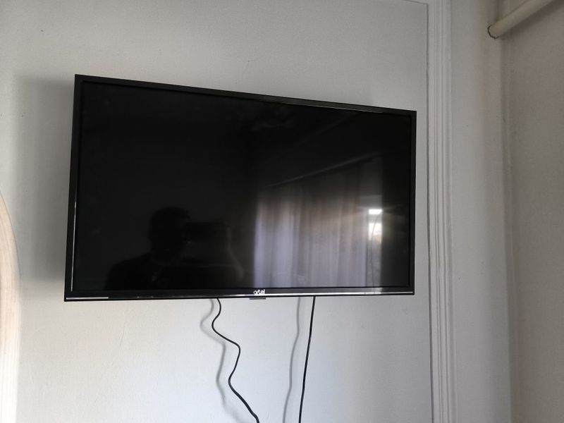 Artel 32 tali telivizor sotiladi 4 ta