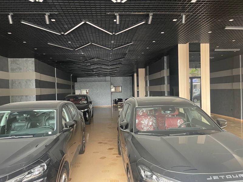 Аренда помещения ул.Нуравшан 1500м2 Аренда помещения ул.Нуравшан 1500м2