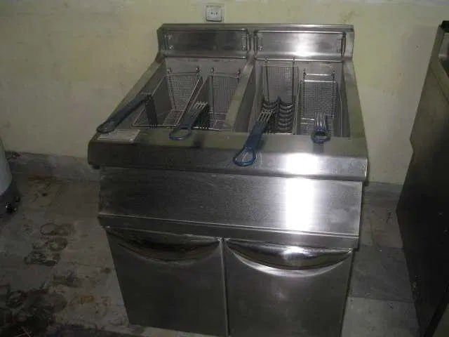 Фритюрница срочно продаётся.
