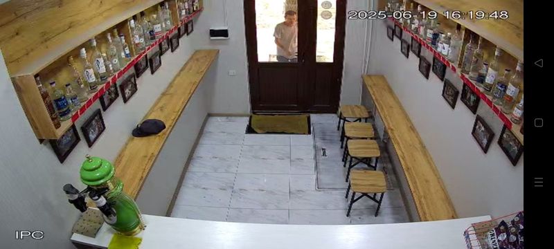 Бар. Вино водка.
