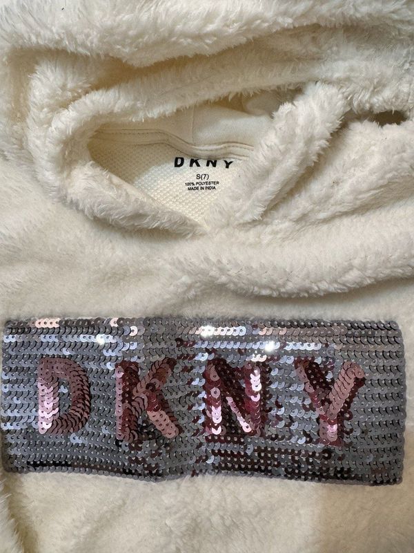 DKNY новый на 7 лет