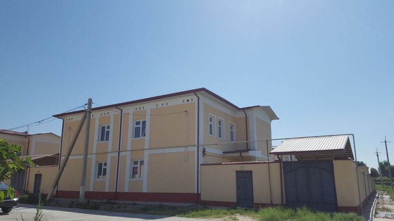 2 etajli Kotej Sariq metan oldida