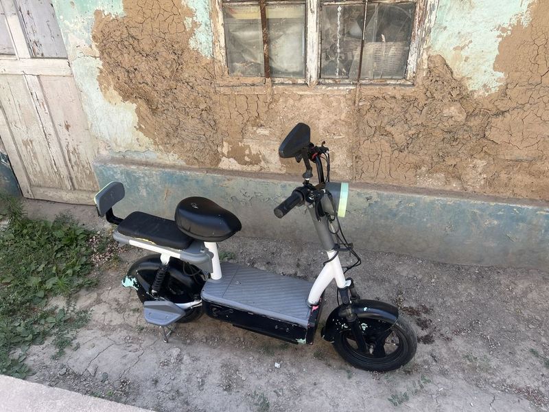 Skuter sotiladi Skuter sotiladi
