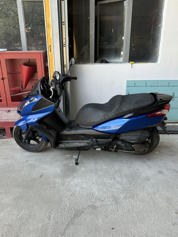 Kymco Maxsi scuter 300 куб Kymco Maxsi scuter 300 куб