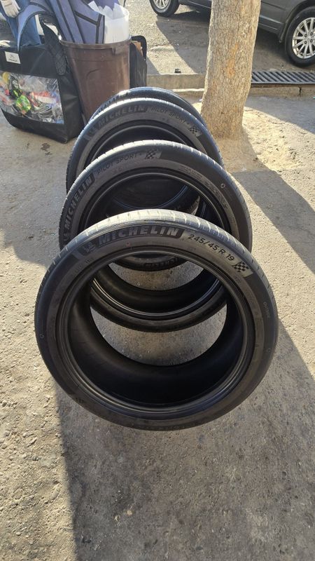 245/45/R19 Michelin pilot sport⁴ 245/45/R19 Michelin pilot sport⁴