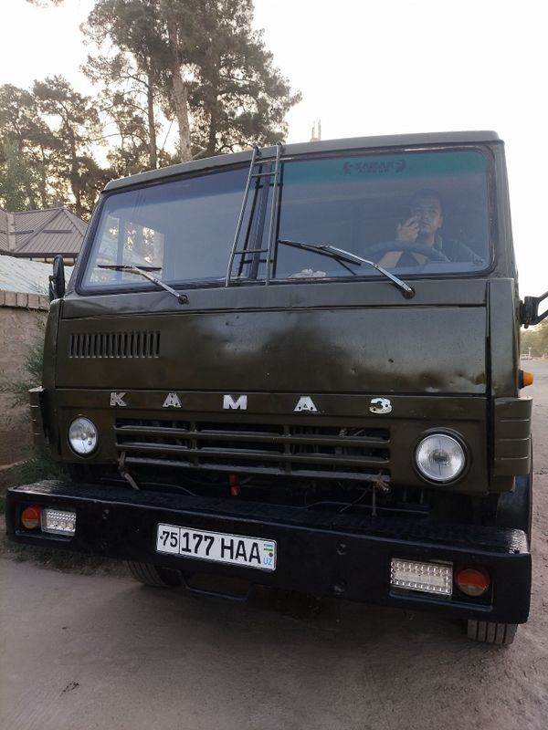 Kamaz ТЯГАЧ sotiladi Kamaz ТЯГАЧ sotiladi
