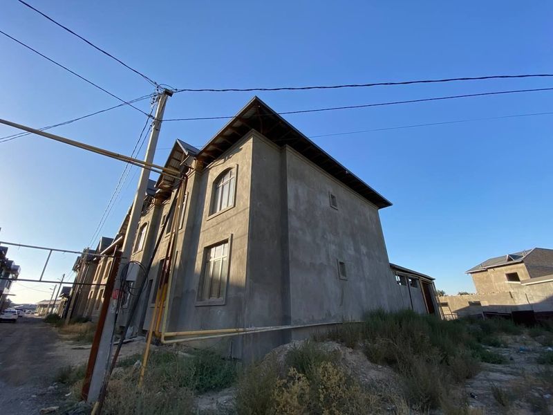 Срочно продается дом 10 комнат, ор-р:неподалеку от завода Зенит, 600м²