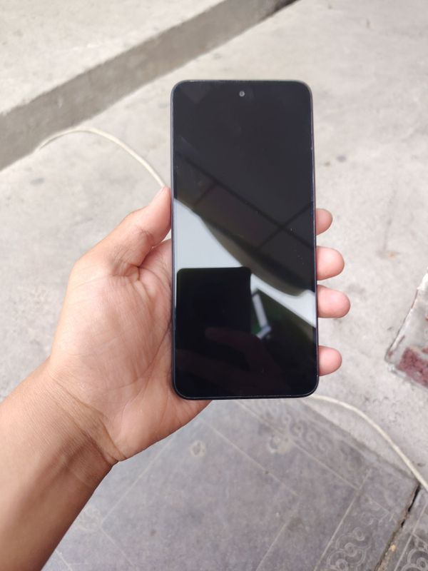Redmi 12 srochniy sotiladi