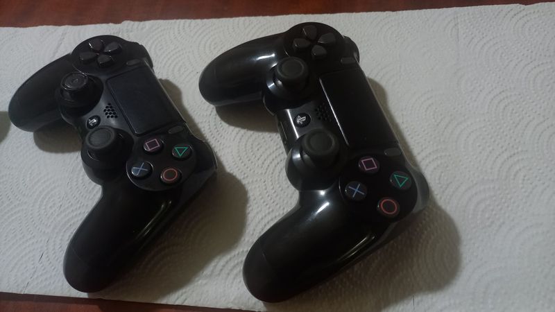 PS 4 joystick 2 ta 250.000 dan xar biri