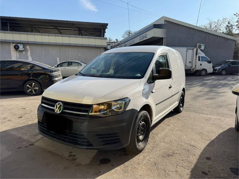 Продаётся Volkswagen Caddy Van 2021 года. Механика, метан/бензин. Один