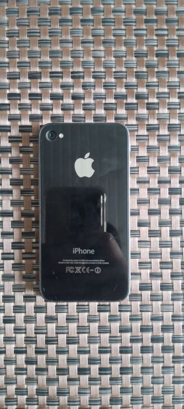iPhone 4s sotiladi iPhone 4s sotiladi