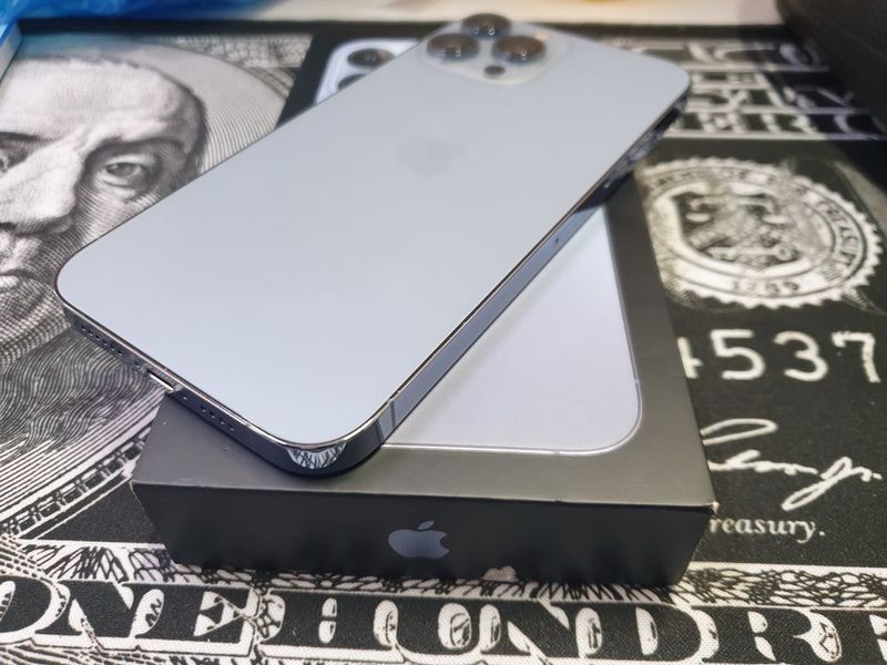 Срочно! Продам iPhone 13 Pro Max, 256GB, Sierra Blue, LL/A