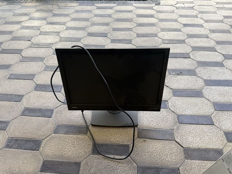 Monitor Benq sotiladi ishlab turbdi shunuriyam bor aybi yo’q 200.000 Monitor Benq sotiladi ishlab turbdi shunuriyam bor aybi yo’q 200.000