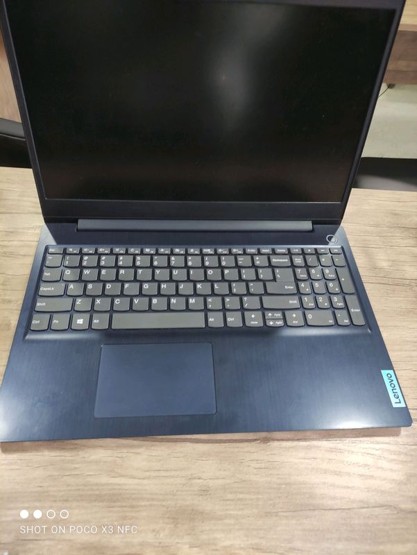 Noutbook Lenovo core i3