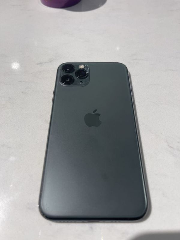 Iphone 11 pro sotiladi srochno