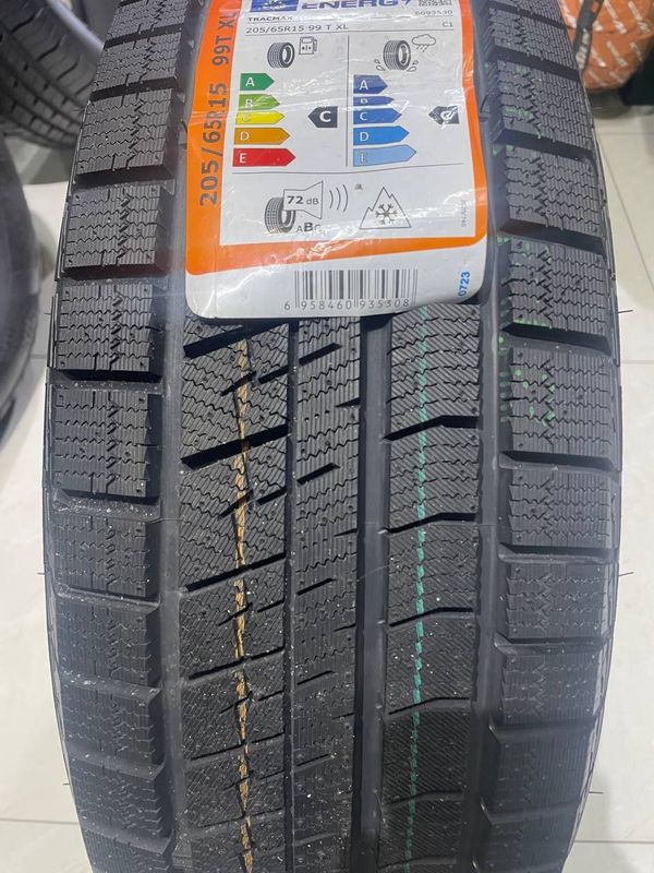 Balon shina Tracmax 205/65R15