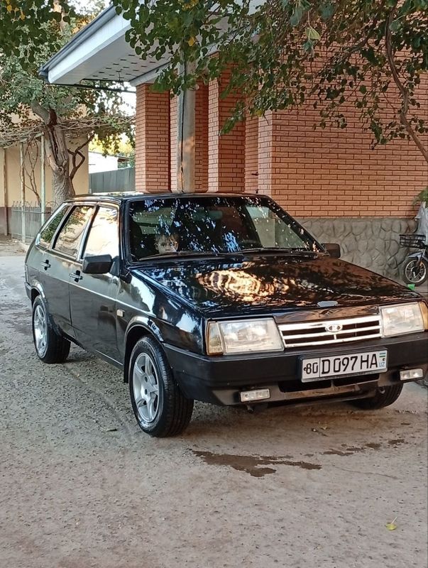 Lada 2109 sotiladi