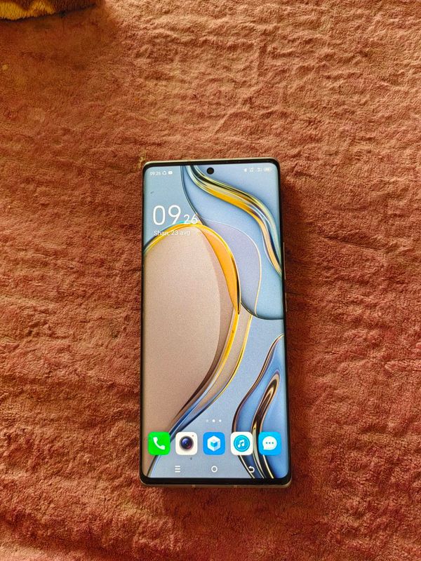 Tecno Phantom sotiladi