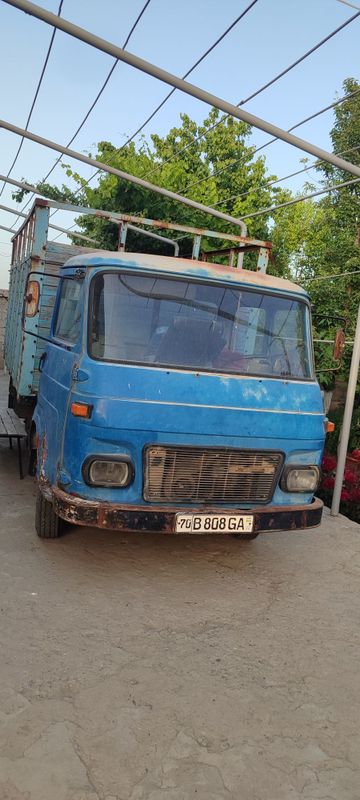 Bortli yuk avtomobili
