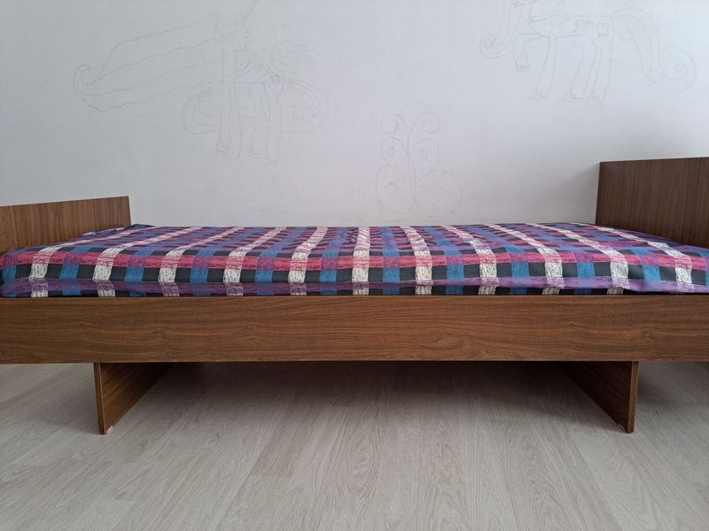 Продаётся Кровать односпалка 2 штуки Продаётся Кровать односпалка 2 штуки