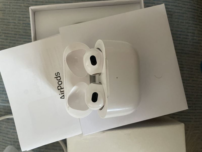 наушники AirPods DesIgned by In Cailfornia