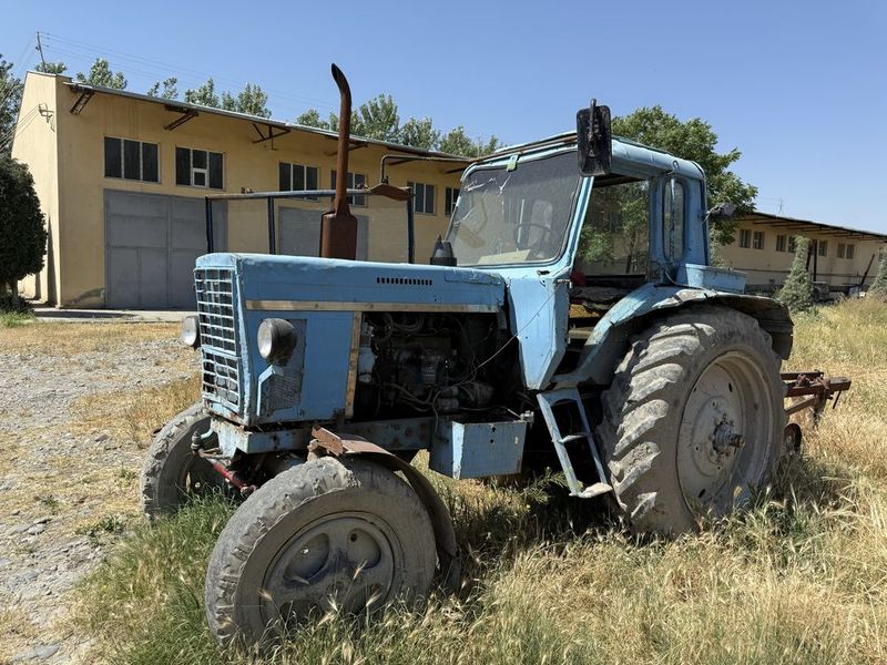 Traktor Sotiladi MTZ Traktor Sotiladi MTZ