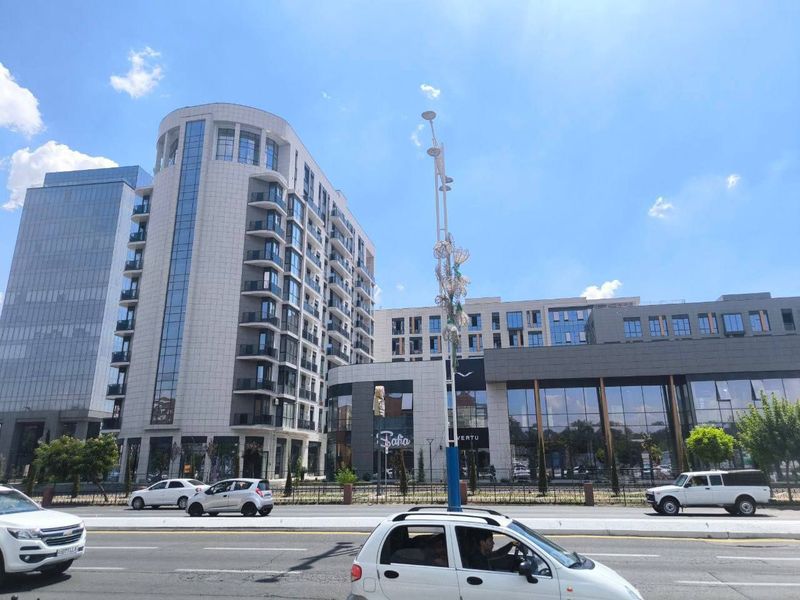 Продается офисное помемещение в бизнес центре 122м²