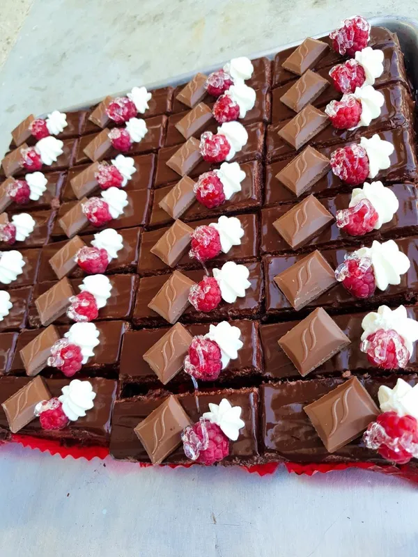 Tort pichoni somsa salatlar Tort pichoni somsa salatlar