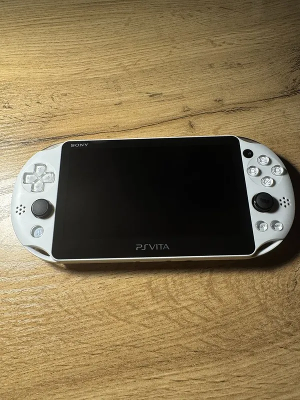 PS Vita 2000/slim PS Vita 2000/slim