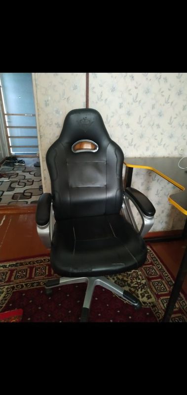 Кампйутер кресло стол