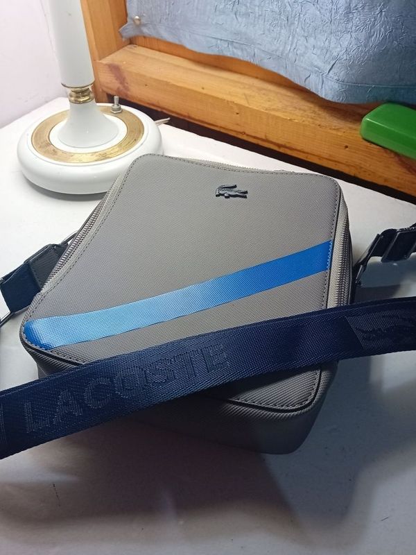 Lacoste yon sumka Lacoste yon sumka