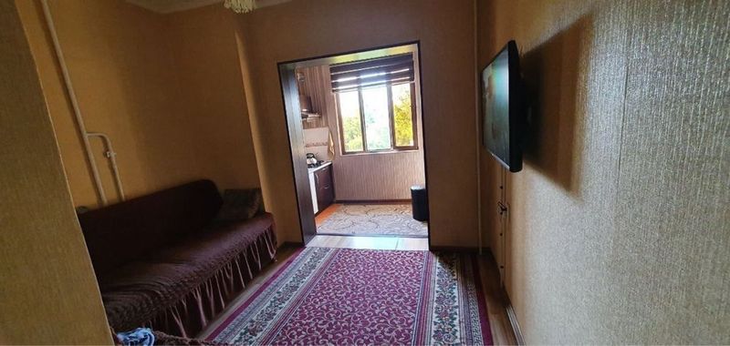 Yunusobod 18 kv 2/4/5 balkon 2/6 srochno sotiladi