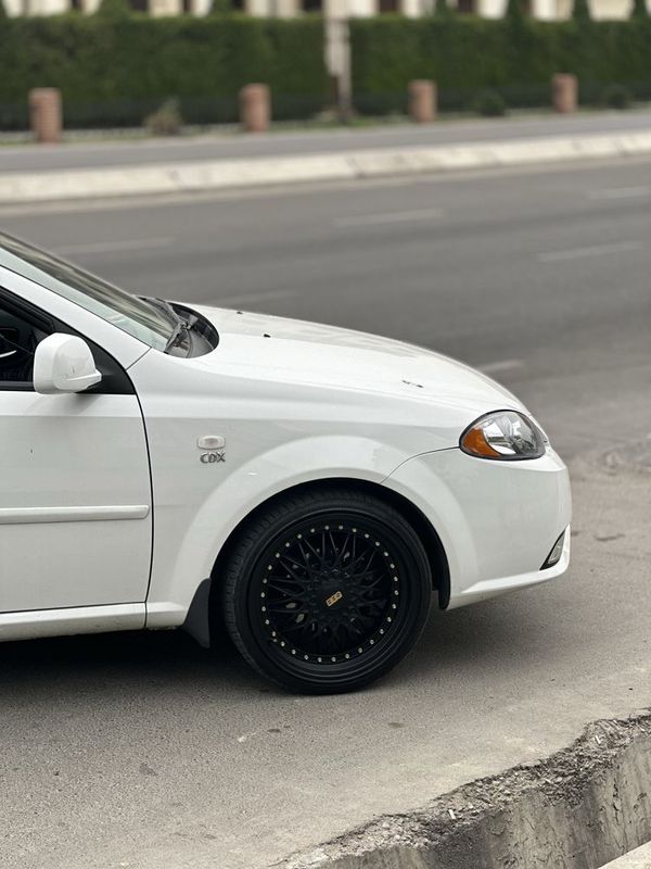 BBS R18 sotiladi obeman bor BBS R18 sotiladi obeman bor
