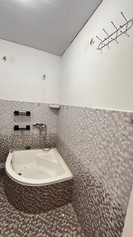 Ванна угловая в хорошем состоянии