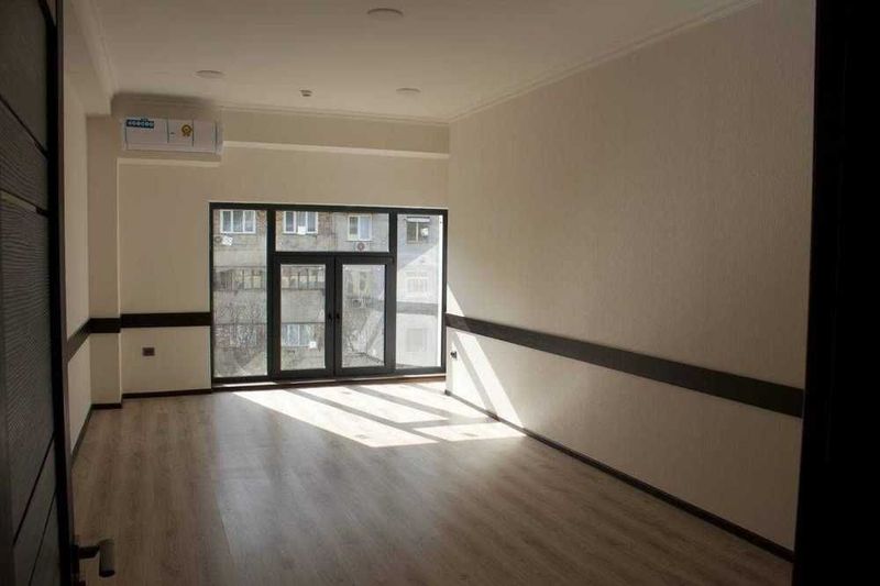 Сдаётся офис 60м², Ц1, 6/7 эт., евро ремонт, 2 линия, 650$/мес Сдаётся офис 60м², Ц1, 6/7 эт., евро ремонт, 2 линия, 650$/мес