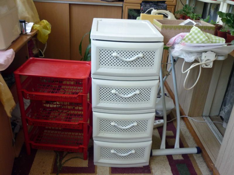 Продаются этажерки из пластика Продаются этажерки из пластика