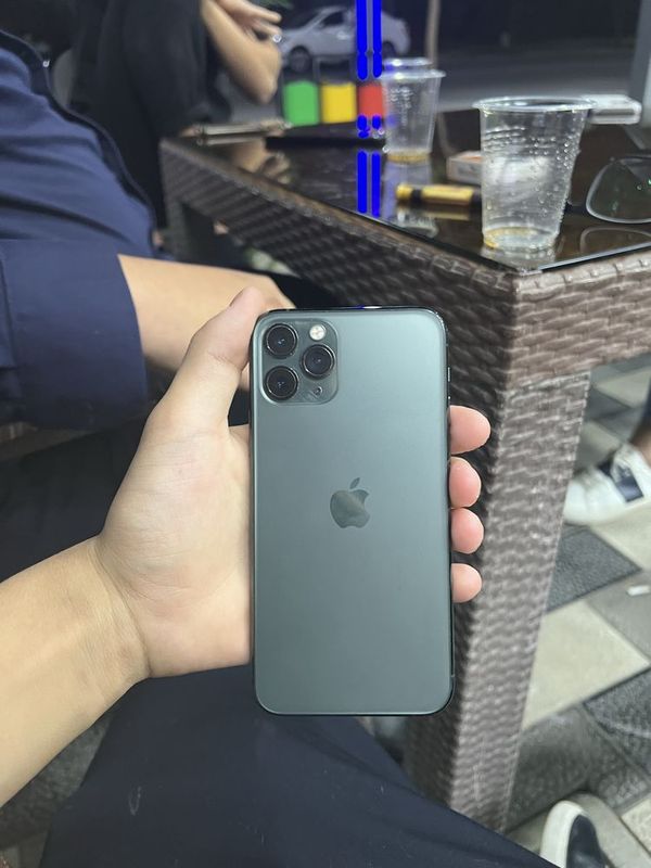 Apple IPhone 11 pro Apple IPhone 11 pro