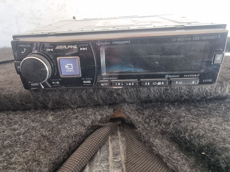 Alpine CDE 149 BT Alpine CDE 149 BT