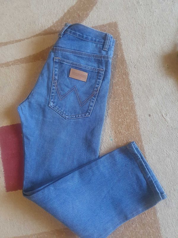Джинсы wrangler 32 Джинсы wrangler 32