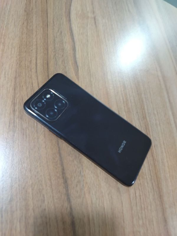 Xonor x6 64 Gb xolati zor Xonor x6 64 Gb xolati zor