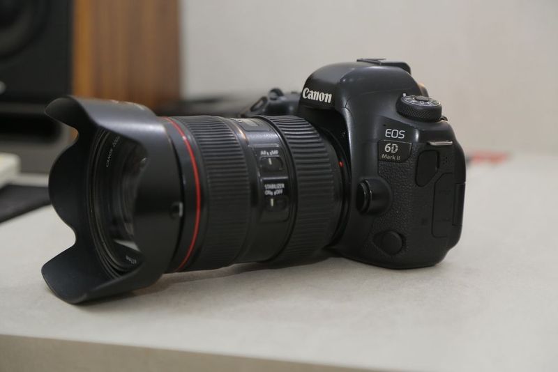 Canon 6d mark2 fotoaparat yaxshi holatda sotiladi! SROCHNA!!! Canon 6d mark2 fotoaparat yaxshi holatda sotiladi! SROCHNA!!!