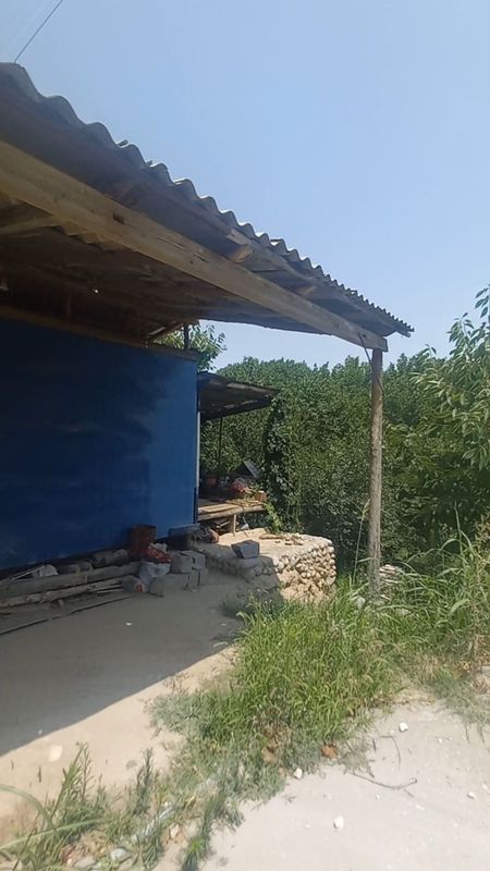 Дала ҳовли сотилади
