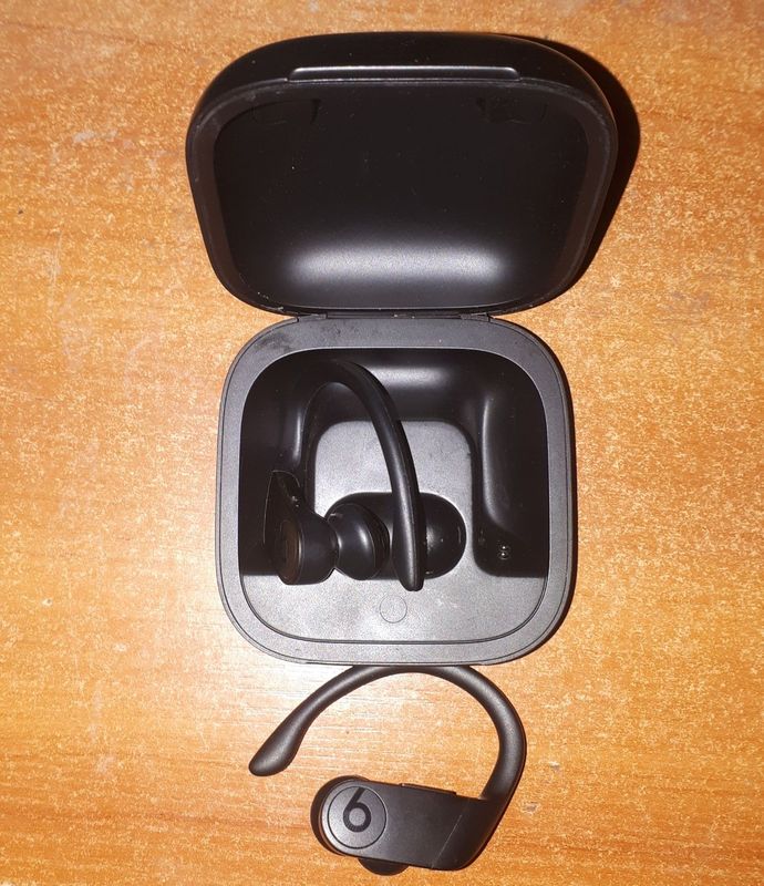 Powerbeats pro navushniklari