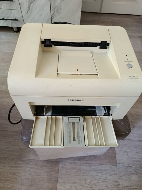 Принтер Samsung ML-1615 Принтер Samsung ML-1615