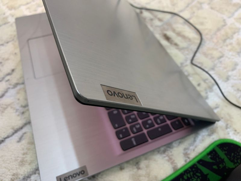 Lenovo notebuk i5 sotiladi ARZON ga Lenovo notebuk i5 sotiladi ARZON ga